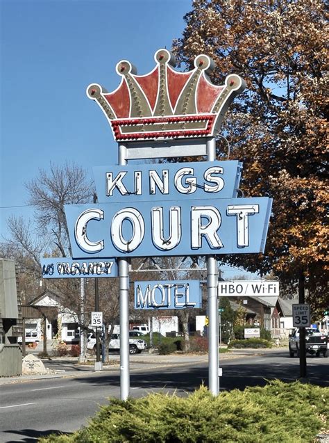 KINGS COURT MOTEL .